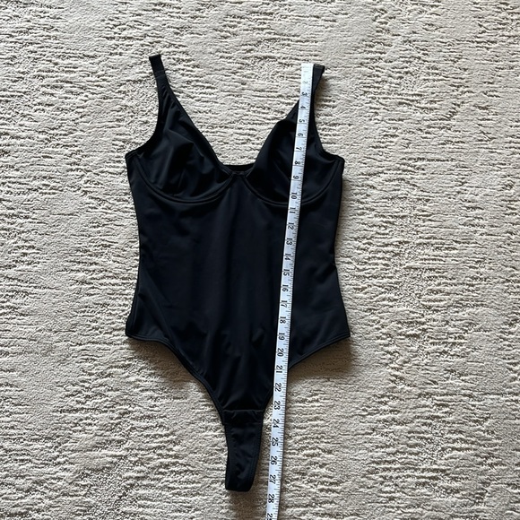 NWOT FeelinGirl Black V-Neck Underwire Thong Bodysuit w Adjustable Straps - Picture 6 of 12